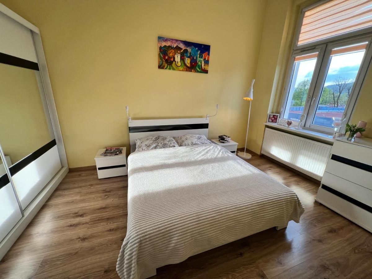 Wolnosci 21 Jelenia Gora Apartment Bagian luar foto