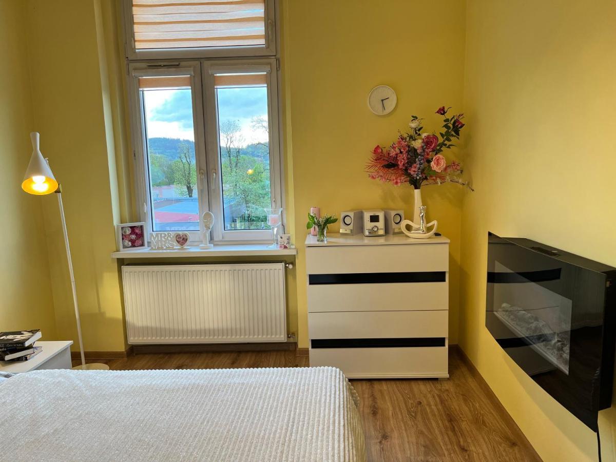 Wolnosci 21 Jelenia Gora Apartment Bagian luar foto