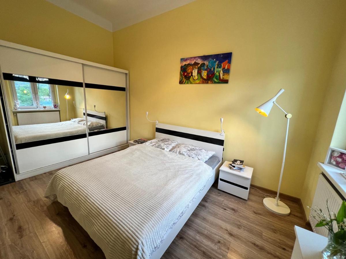 Wolnosci 21 Jelenia Gora Apartment Bagian luar foto