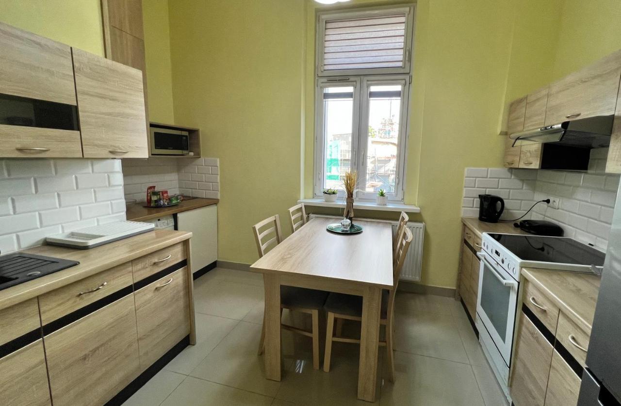 Wolnosci 21 Jelenia Gora Apartment Bagian luar foto