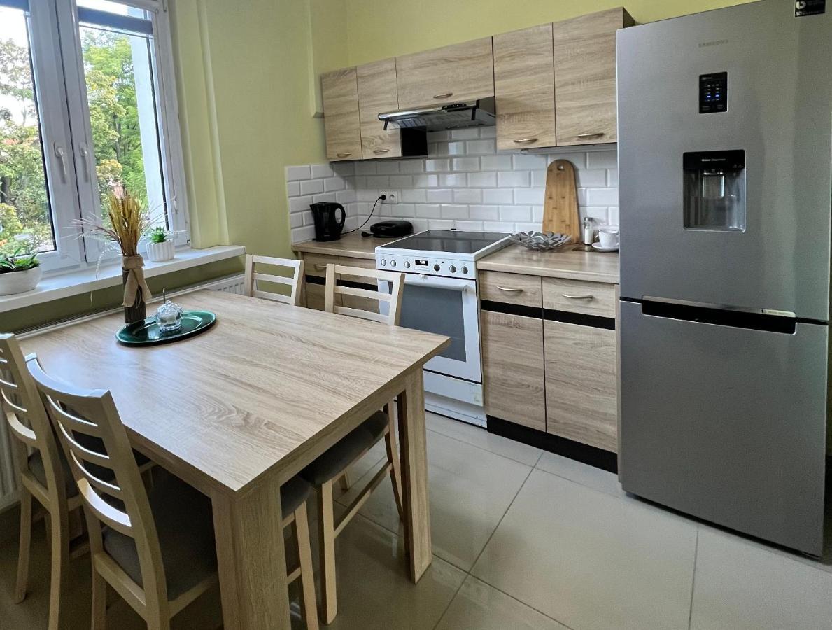 Wolnosci 21 Jelenia Gora Apartment Bagian luar foto