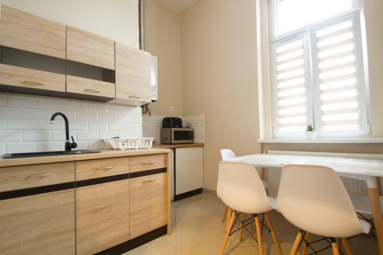 Wolnosci 21 Jelenia Gora Apartment Bagian luar foto