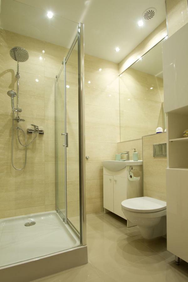 Wolnosci 21 Jelenia Gora Apartment Bagian luar foto