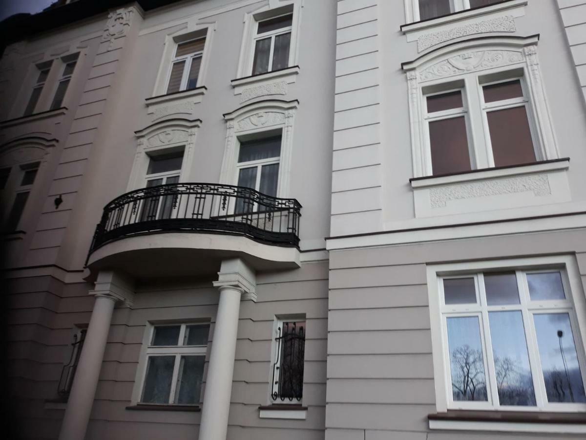 Wolnosci 21 Jelenia Gora Apartment Bagian luar foto